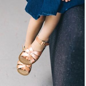NEW Salt Water Sandals Rosegold size 7